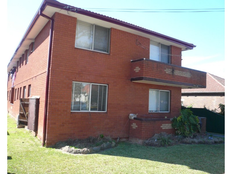 3/4 Oswald Street, Campsie NSW 2194