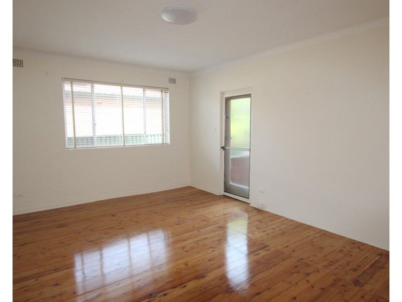 3/4 Oswald Street, Campsie NSW 2194