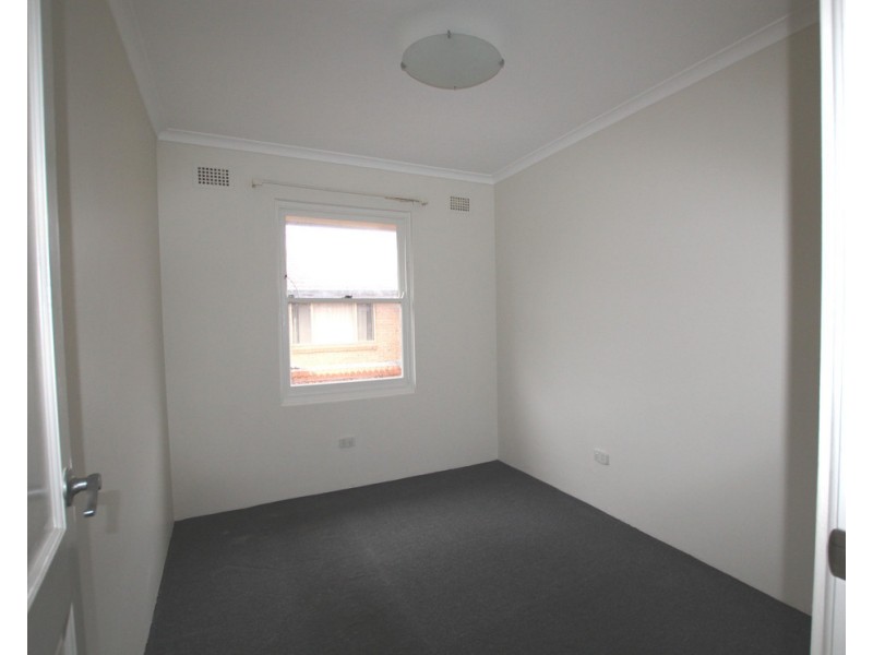 8/5 Seventh Avenue, Campsie NSW 2194