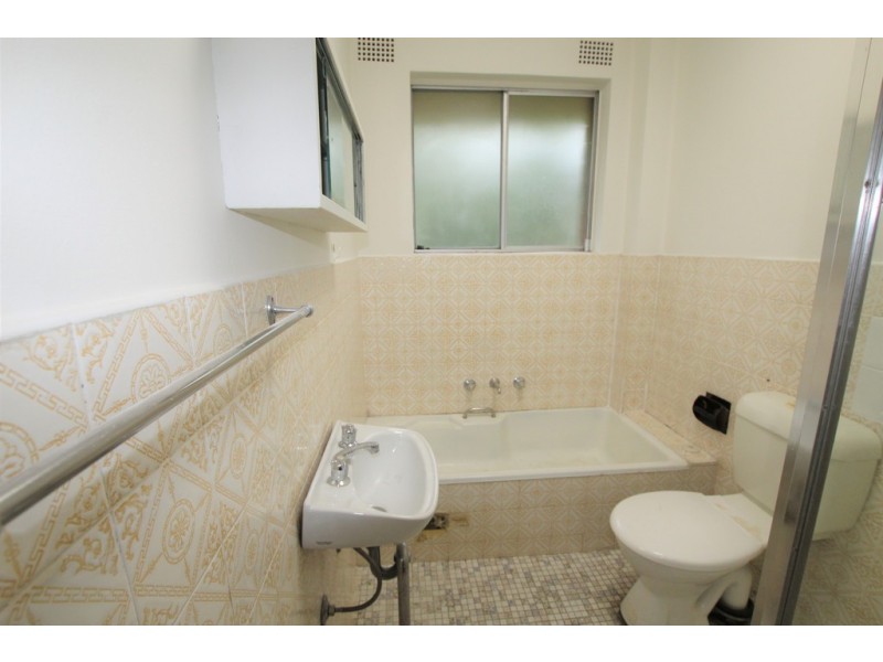 8/66 Second Avenue, Campsie NSW 2194