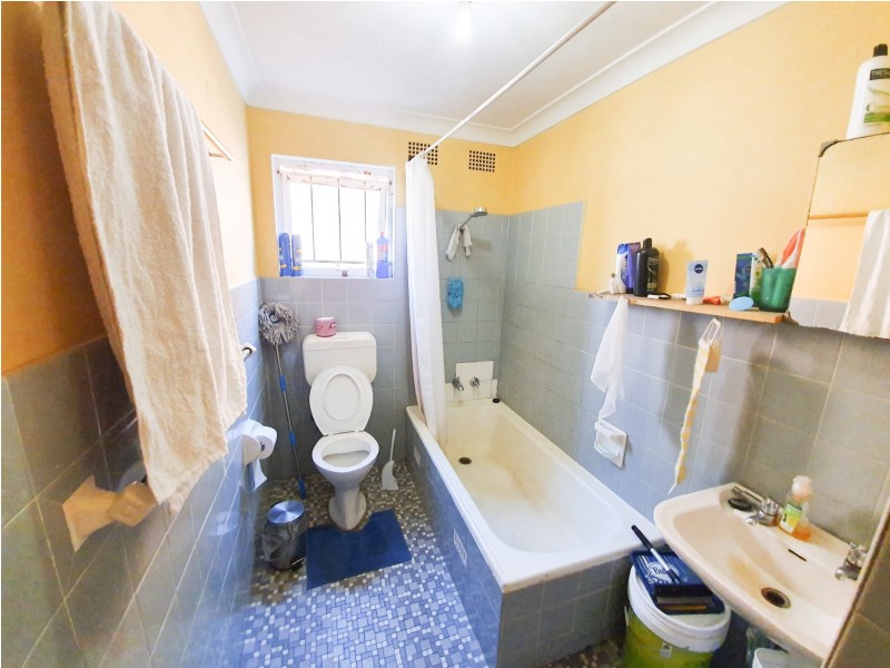 2/88 Clissold Parade, Campsie NSW 2194