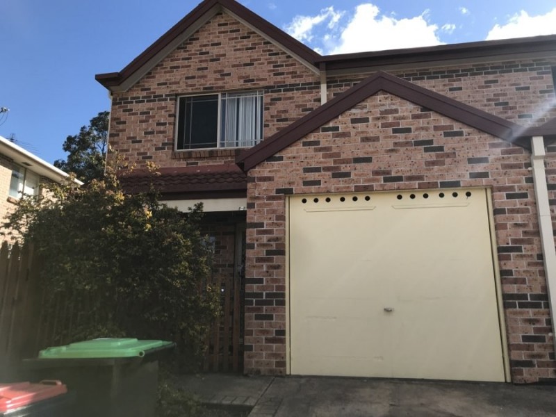 8/9 Watergum Way, Greenacre NSW 2190