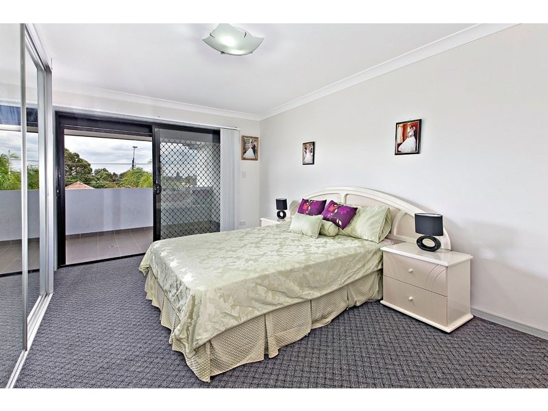 172A Juno Parade, Greenacre NSW 2190