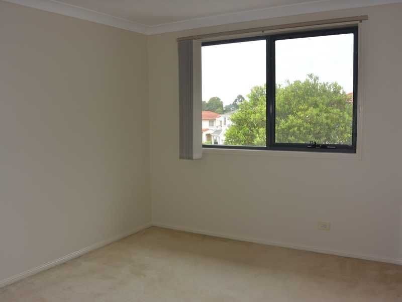 7/11 Bud Greenspan Circuit, Lidcombe NSW 2141