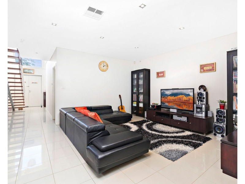 3 Binalong Road, Pendle Hill NSW 2145