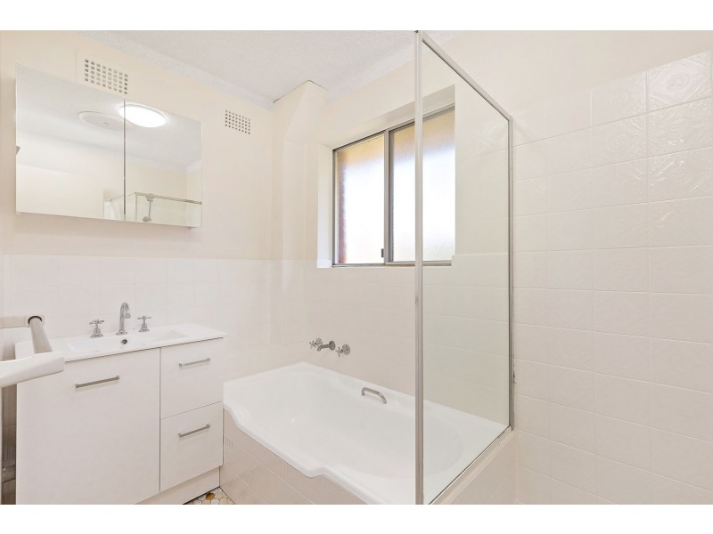 9/15 Gloucester Street, Hurstville NSW 2220