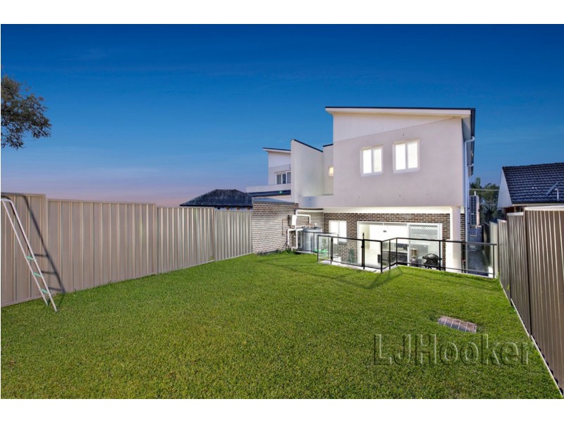 2a Keira Avenue, Greenacre NSW 2190