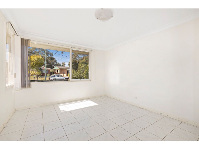 4 Bell Street, Toongabbie NSW 2146