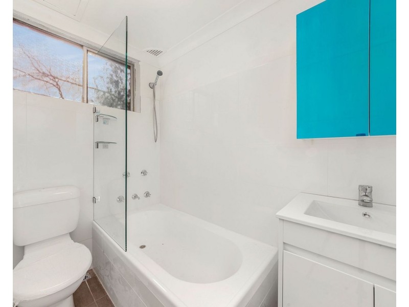 2/44 Northumberland Road, Auburn NSW 2144