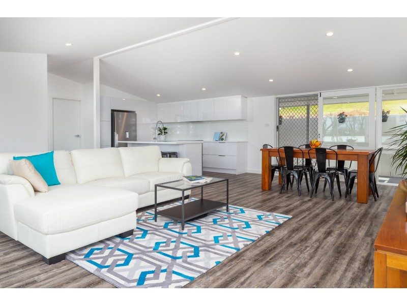 8 Nioka Avenue, Malua Bay NSW 2536