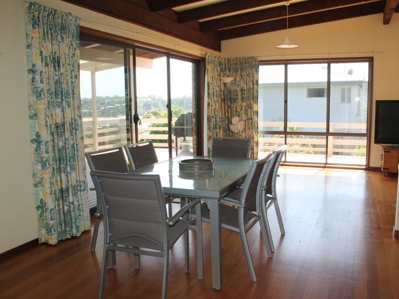 10 Waroo Crescent, Malua Bay NSW 2536