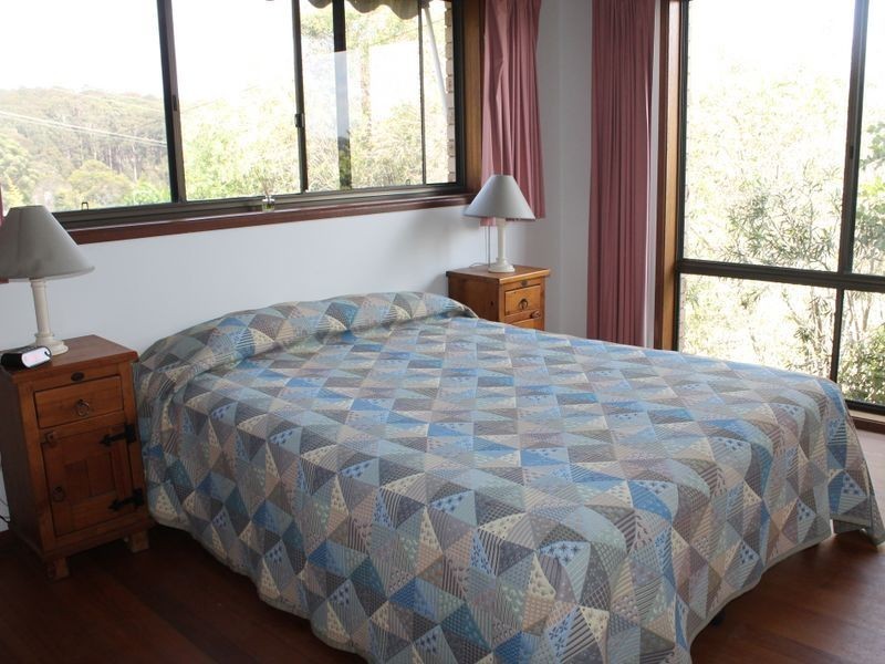 10 Waroo Crescent, Malua Bay NSW 2536