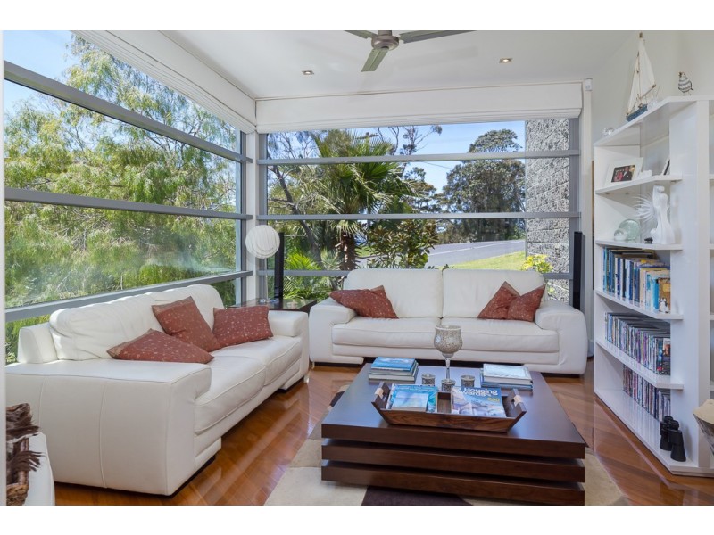 17 Waroo Crescent, Malua Bay NSW 2536