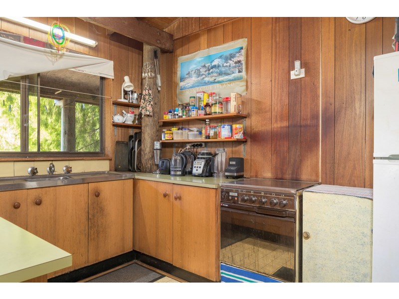 6 Crest Crescent, Moruya Heads NSW 2537