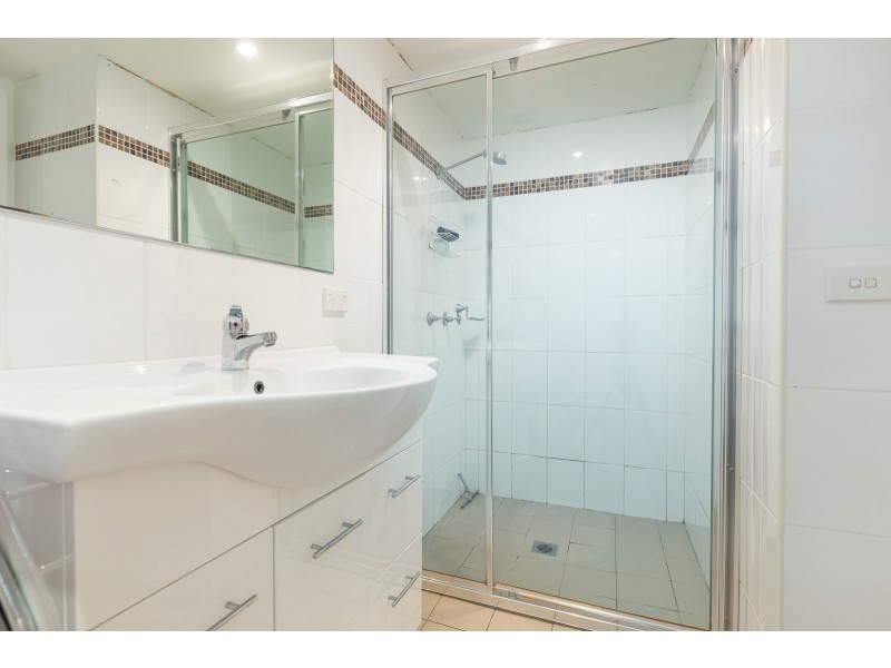 4/2162 George Bass Drive, Tomakin NSW 2537