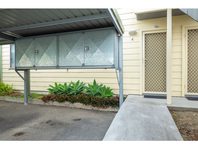 4/2162 George Bass Drive, Tomakin NSW 2537