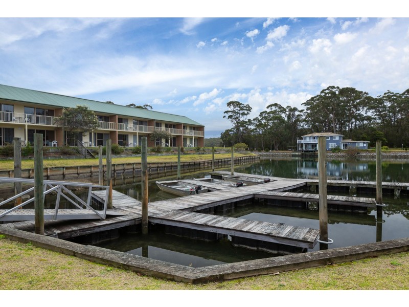 4/2162 George Bass Drive, Tomakin NSW 2537