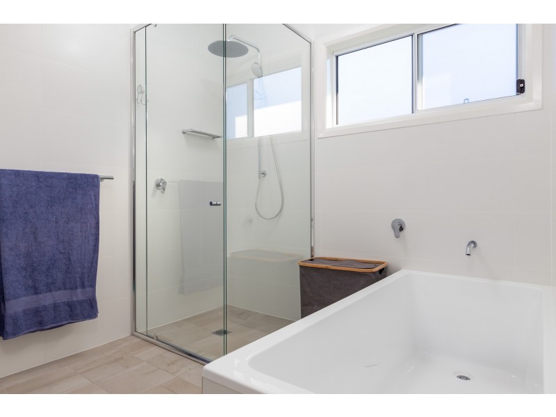 27 Woolabar Drive, Broulee NSW 2537