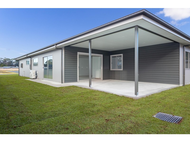 27 Woolabar Drive, Broulee NSW 2537