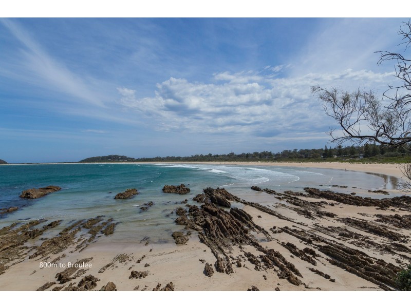 1 Pacific Street, Mossy Point NSW 2537