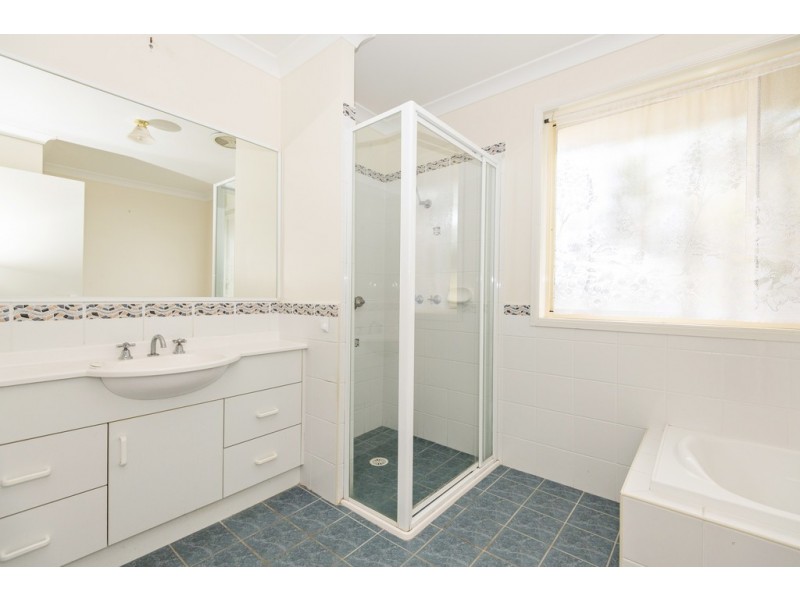 27 Maluka Avenue, Moruya NSW 2537