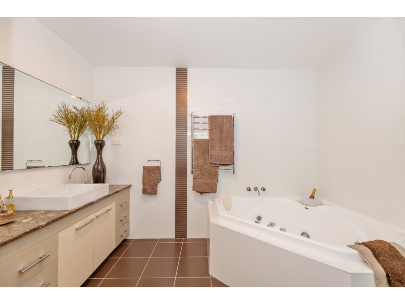 2/3A Garagarang Street, Malua Bay NSW 2536