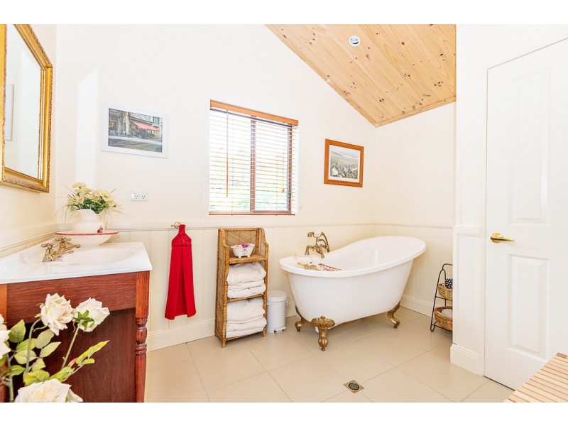 21 Waincourt Road, Bodalla NSW 2545