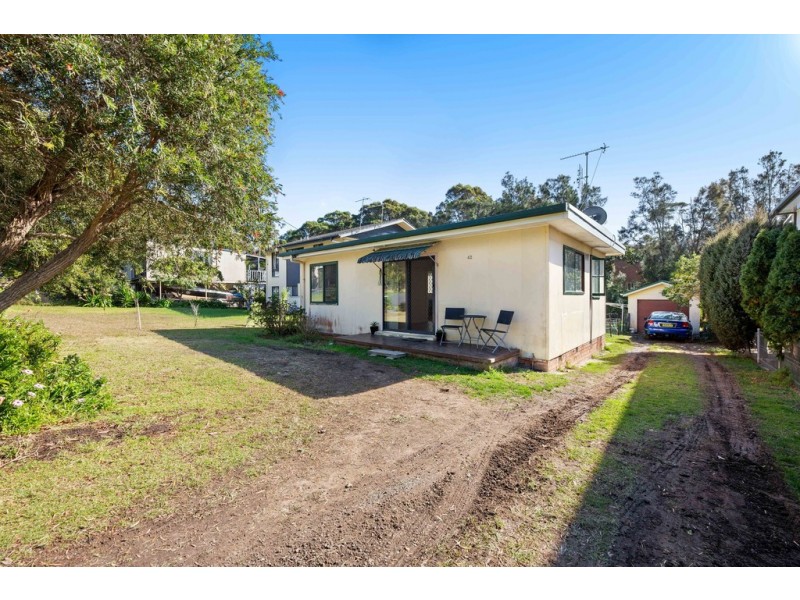 42 Yugura Street, Malua Bay NSW 2536