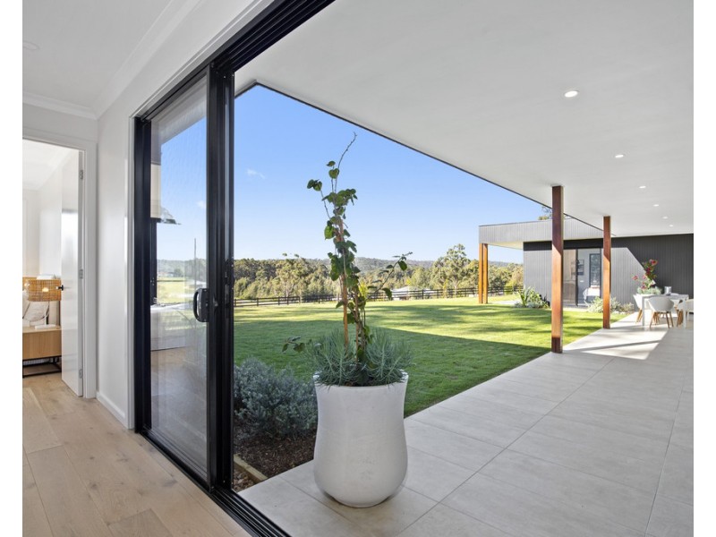 1 Clearwater Terrace, Mossy Point NSW 2537