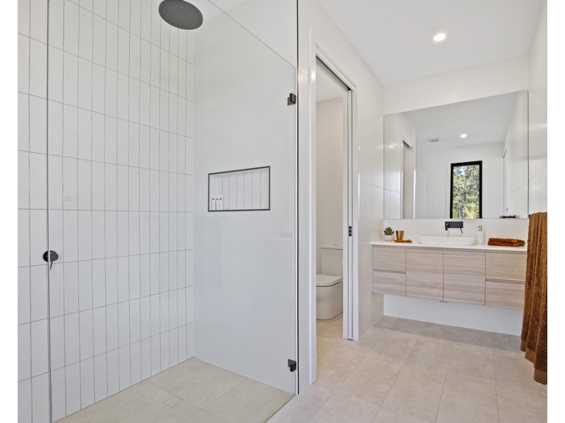 1 Clearwater Terrace, Mossy Point NSW 2537