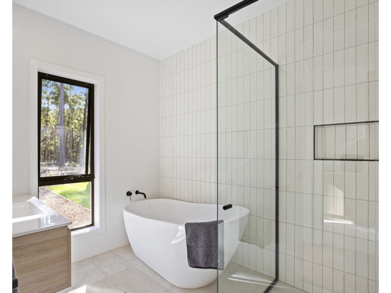 1 Clearwater Terrace, Mossy Point NSW 2537