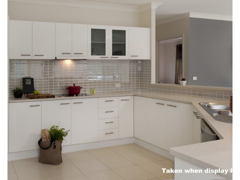 2 Peninsula Drive, North Batemans Bay NSW 2536