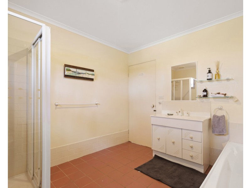 20 Connells Close, Mossy Point NSW 2537