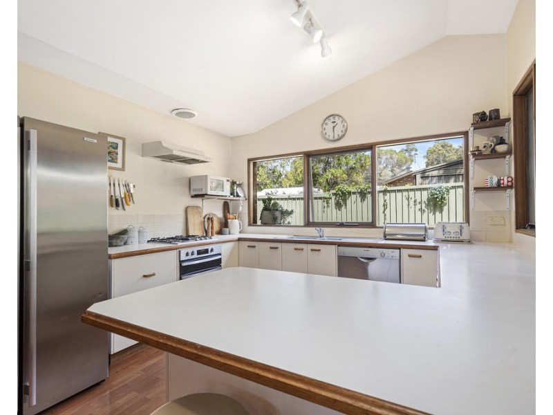 20 Connells Close, Mossy Point NSW 2537