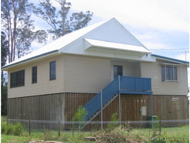 3 Crofton Street, Blackbutt QLD 4306