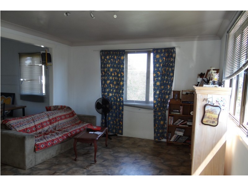 3 Crofton Street, Blackbutt QLD 4306