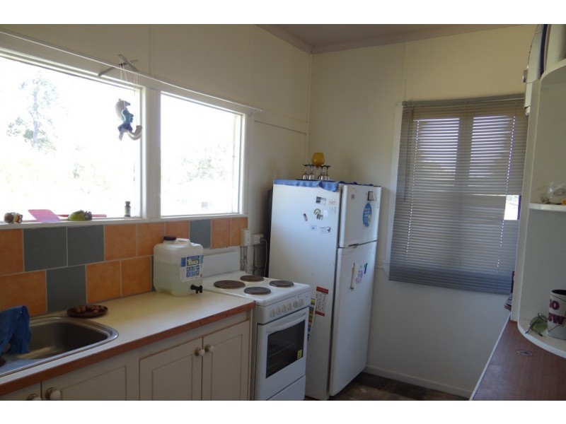 3 Crofton Street, Blackbutt QLD 4306