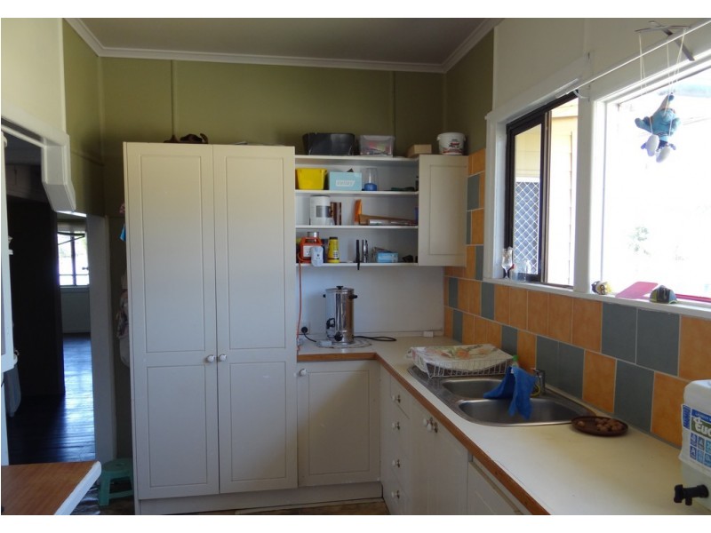 3 Crofton Street, Blackbutt QLD 4306