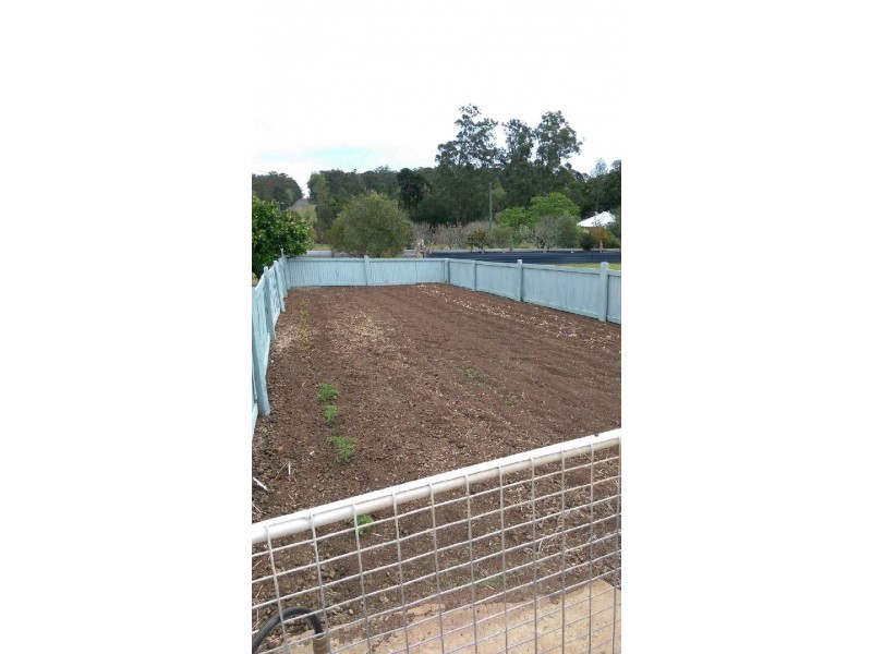 72 Hardgrave Road, Benarkin QLD 4306