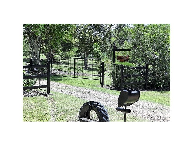 106 Hardgrave Road, Benarkin North QLD 4306