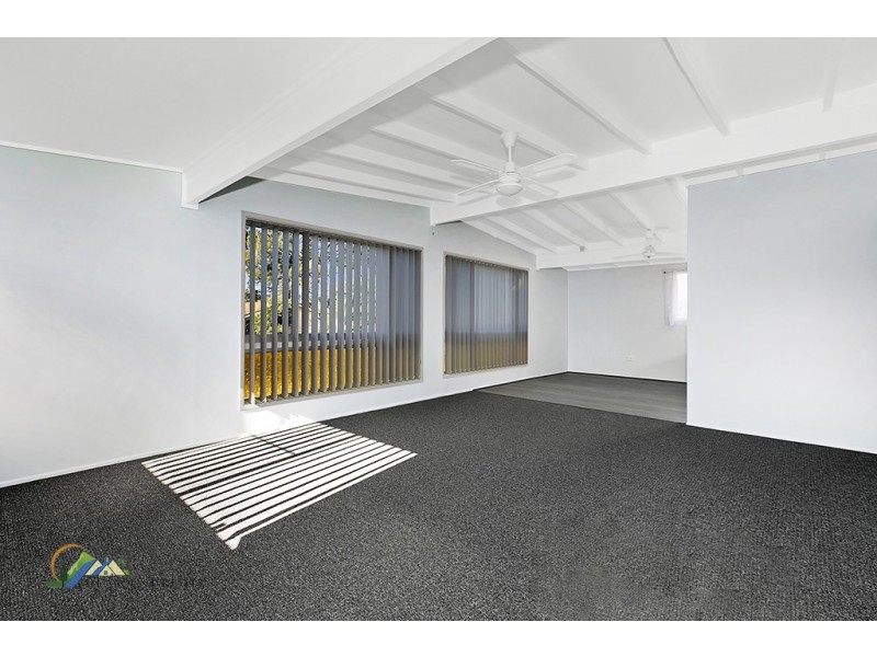 16 Illoura street, Petrie QLD 4502