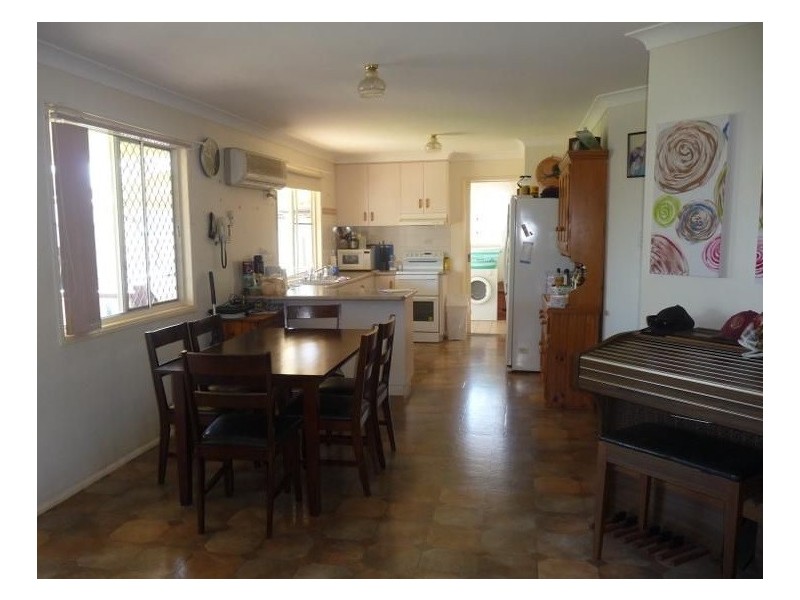 6 Fern Street, Blackbutt QLD 4306