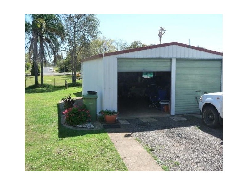 6 Fern Street, Blackbutt QLD 4306