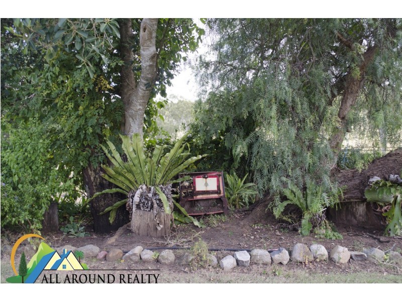 54 Gibsons Road, Yarraman QLD 4614