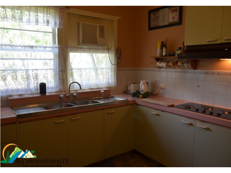 17 Ivory Creek Road, Toogoolawah QLD 4313