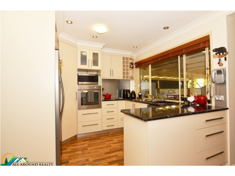 10 Hart Street, Blackbutt QLD 4306