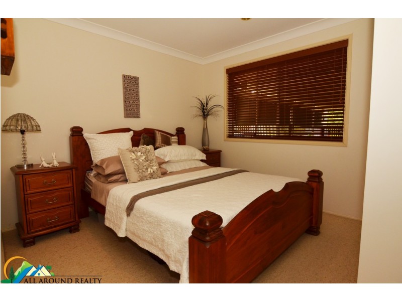 10 Hart Street, Blackbutt QLD 4306