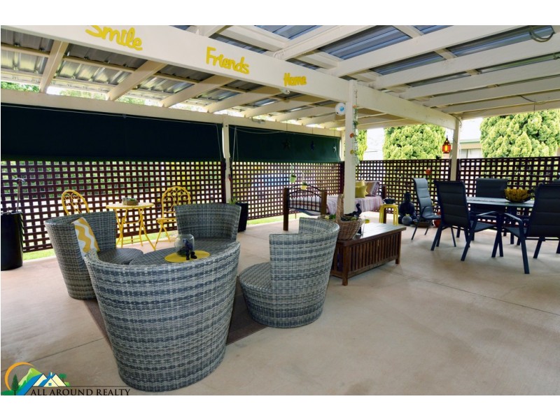 10 Hart Street, Blackbutt QLD 4306