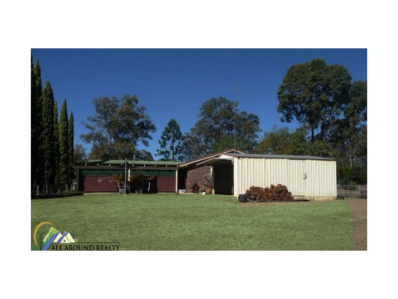 10 Hart Street, Blackbutt QLD 4306
