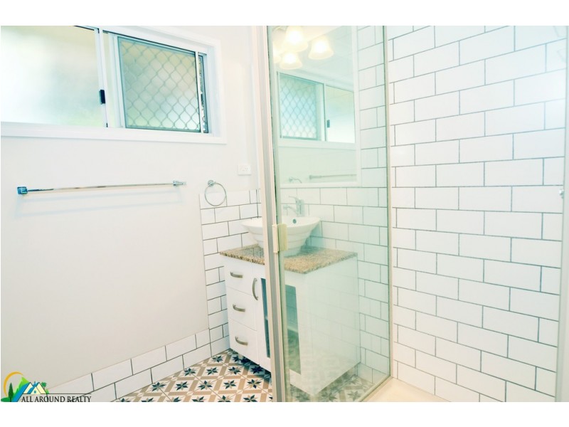 13 Muir Street, Blackbutt QLD 4306